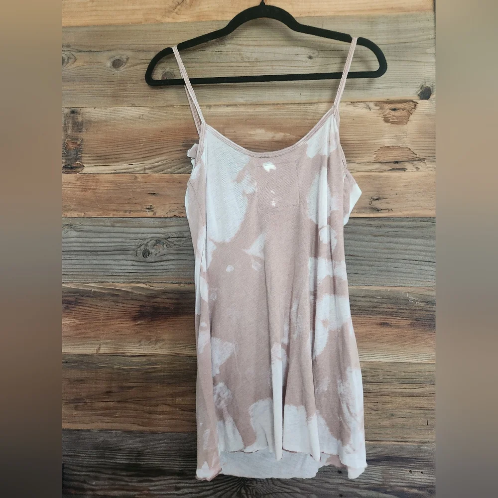 NWOT Hale Bob Tank Top With Adorable Flower Accent Size Small - Picture 2 of 3